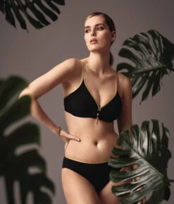 Anita: Amina Bikini 8307